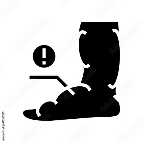 leg edema critical leg health problem glyph icon vector. leg edema critical leg health problem sign. isolated contour symbol black illustration