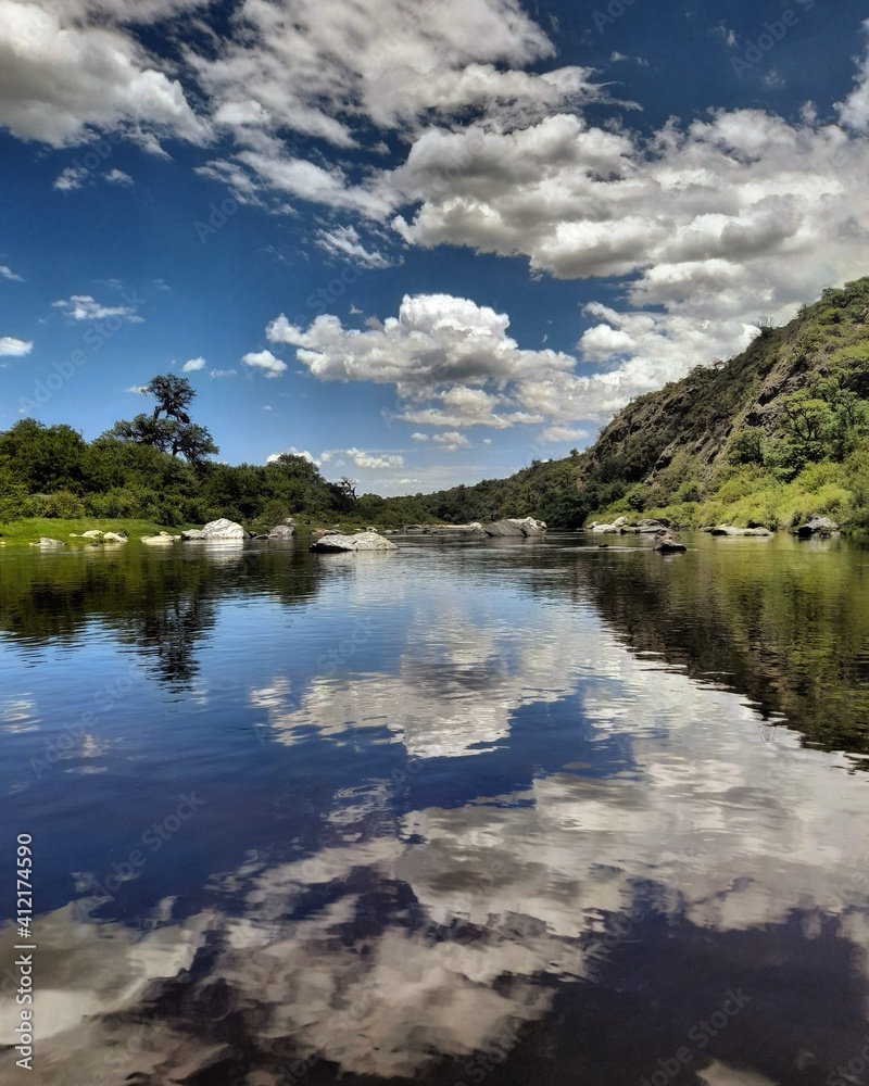 Reflejos en el rio quilpo.