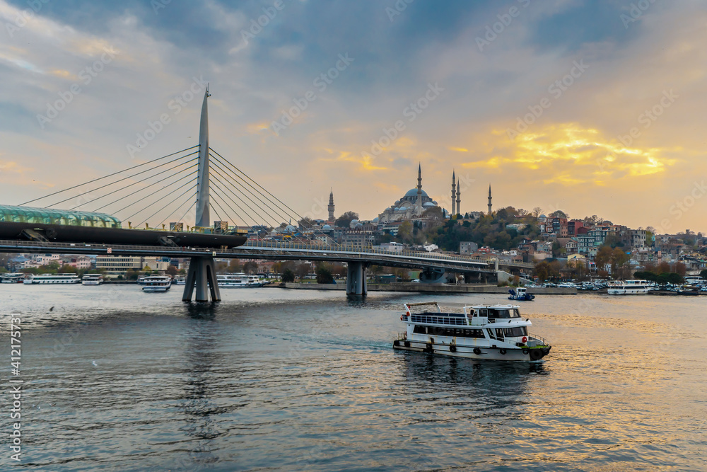 Fototapeta premium Metro Bridge view over Golden Horn in Istanbul