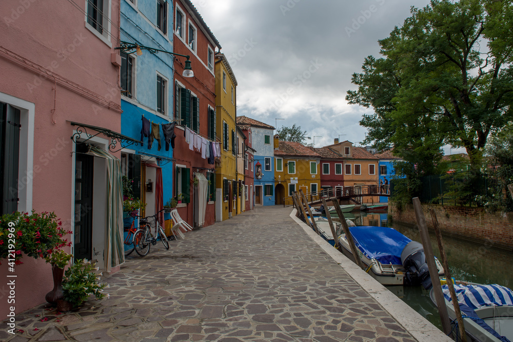 discovery of the city of Venice, Burano and its small canals and romantic alleys