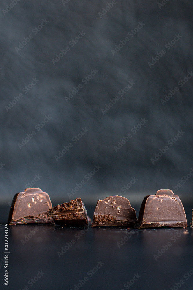 Φωτογραφία candies chocolate stuffed chocolates truffle sweet dessert ready to eat on the t