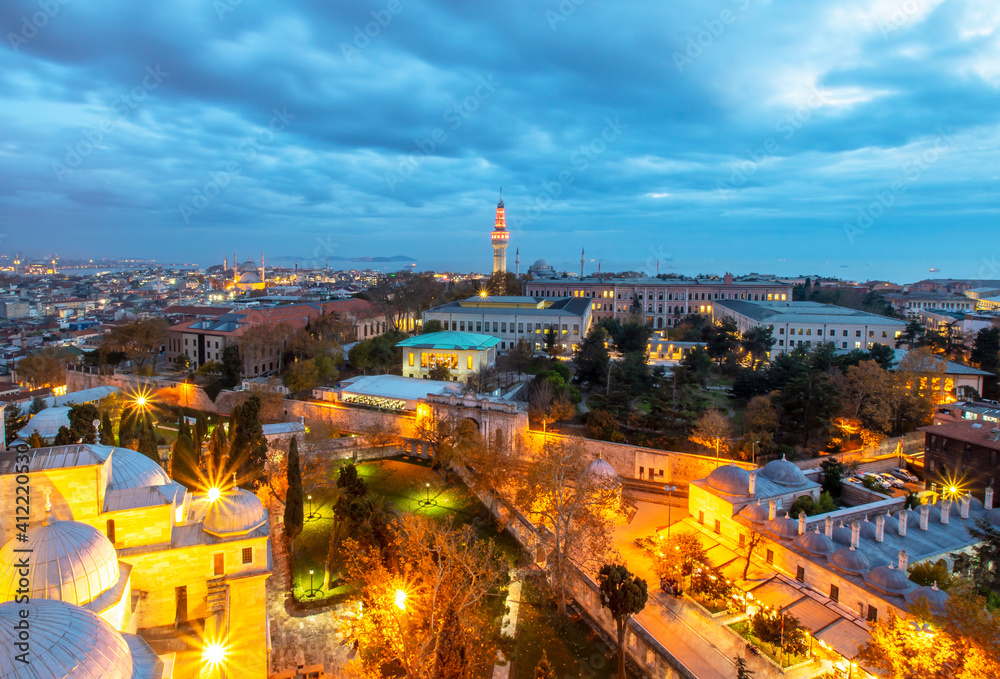 Obraz premium Beyazit Tower and Beyazit Mosque night view in Istanbul
