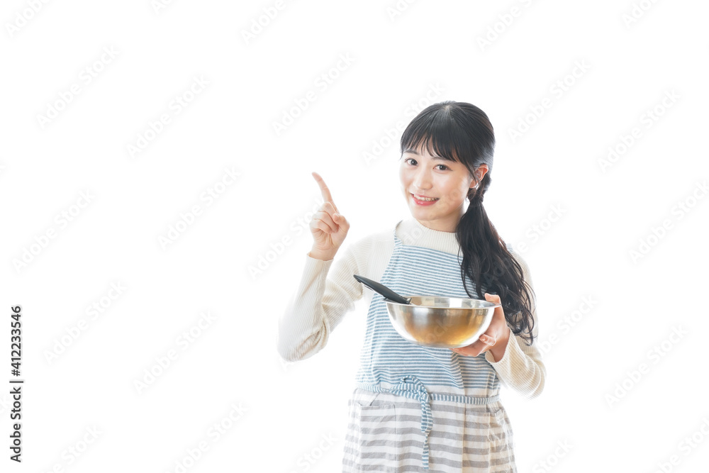 クッキング教室に通う若い女性
