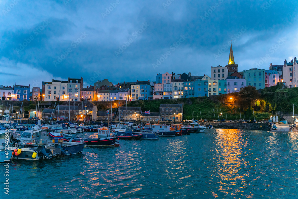 Naklejka premium tenby harbor