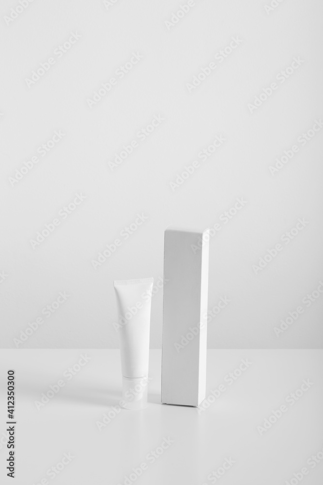 White mockup White mockup