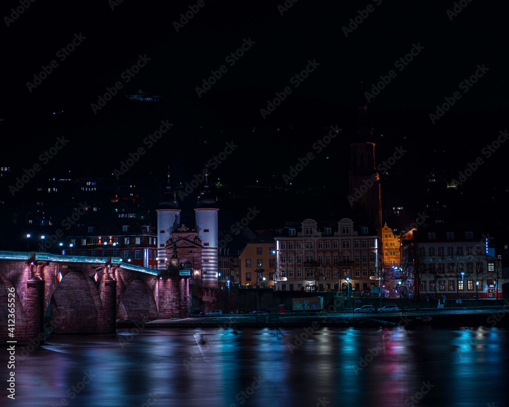 Schöne Langzeitbelichtung Nachts in Heidelberg
Mit tollen Farben