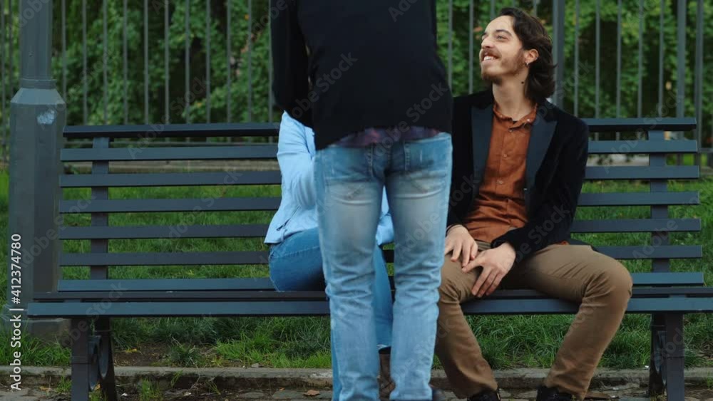 to be intruding - friends meet and one is excluded from the conversation to be intruding - friends meet and one is excluded from the conversation
