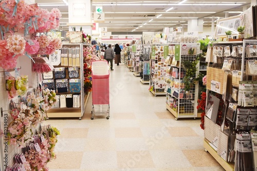 In Japan , there are 100-yen shops where you can buy everything for 100 yen before tax. photo