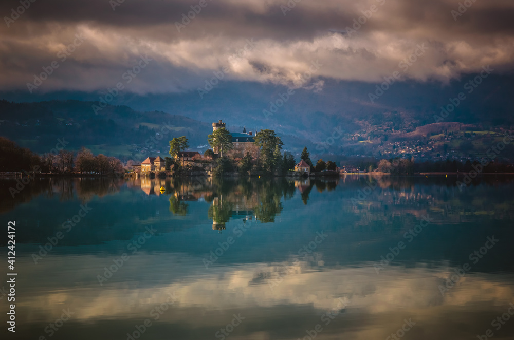 Duingt et son château, Lac d'Annecy, haute Savoie
