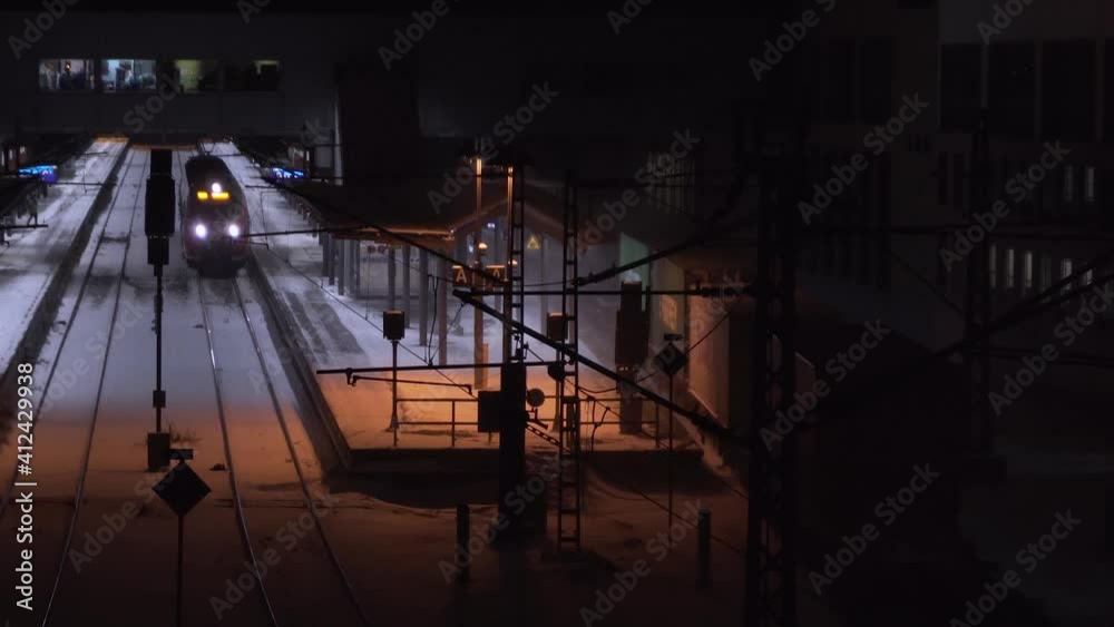Güterzug fährt im Bahnhof ein Hauptbahnhof Potsdam Lange Brücke bei Berlin Güterzug fährt im Bahnhof ein Hauptbahnhof Potsdam Lange Brücke bei Berlin