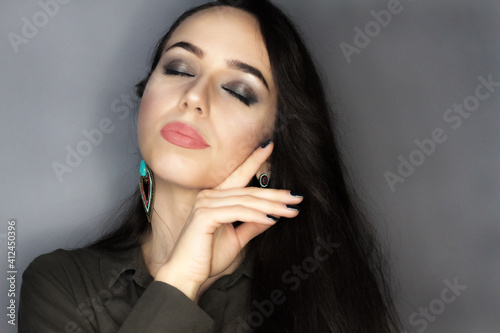 Obraz na płótnie Beautiful young model, longhair girl with bright make-up, red lips w salonie
