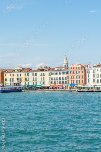 discovery of the city of Venice and its small canals and romantic alleys © seb hovaguimian