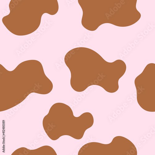 Seamless pattern with large cow spots in brown, beige colors. Mosaic and terrazzo texture. For decor, textiles, fabrics, packaging, wrapping paper, wallpaper, design, banners, templates
