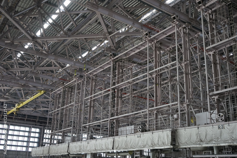 Industrial theme view. Repair and maintenance warehouse for airplane - 飛行機 整備場 大型の工場