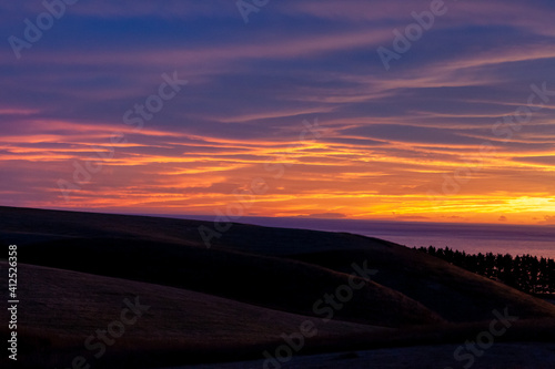 夕日に映るセカンドライフのイメージ　幸せな海外移住　リラックスな生活のイメージ © Imaging L