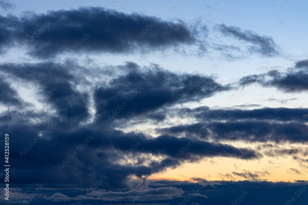 Obraz premium Dramatic clouds at sunset. clouds sunset at evening winter.