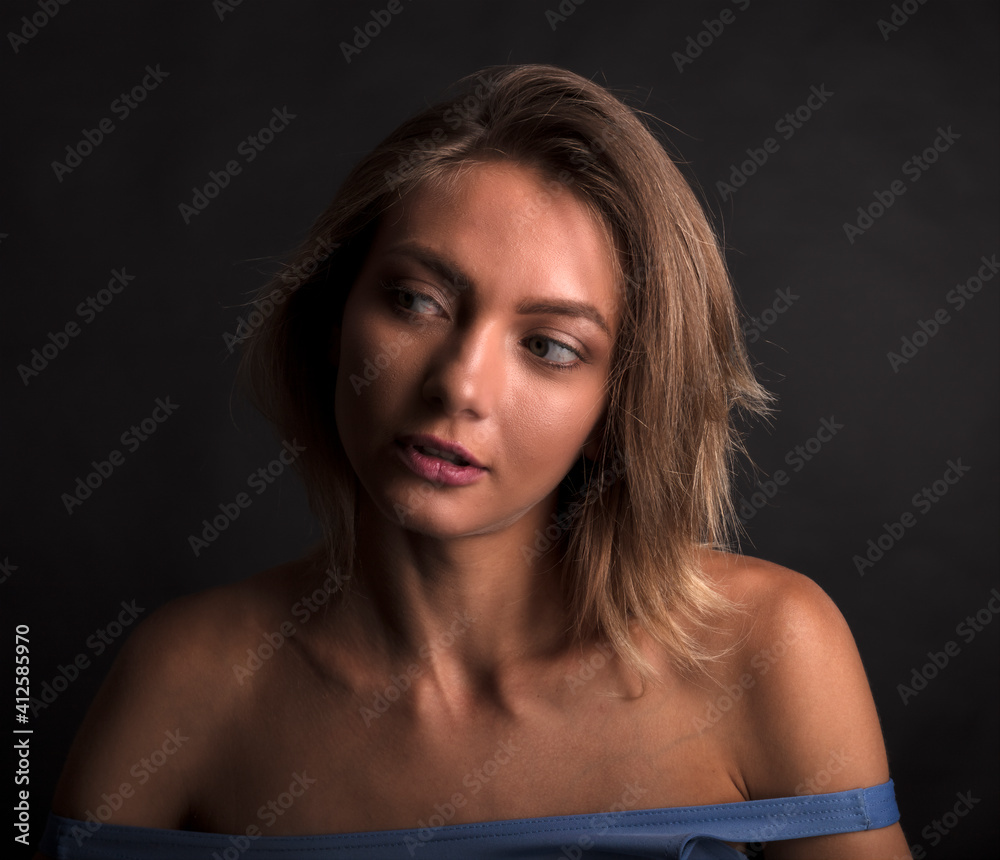 Naklejka premium studio portrait of a young woman
