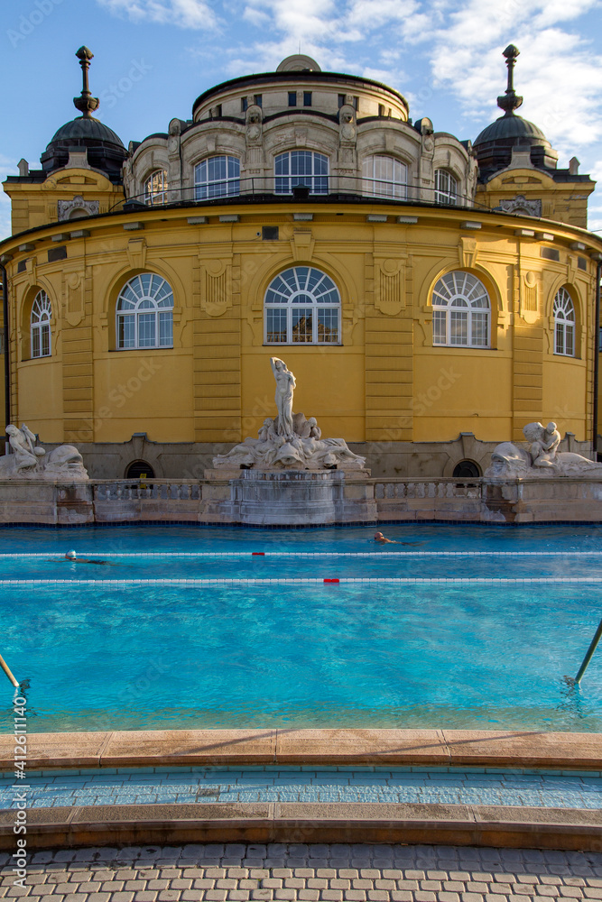 Baños Szechenyi o Szechenyi Baths en la ciudad de Budapest, pais de Hungria o Hungary
