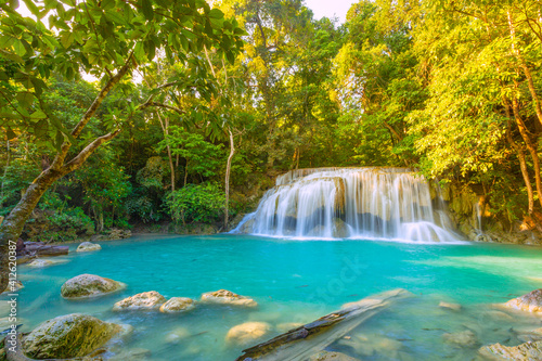 Fototapeta Naklejka Na Ścianę i Meble -  Erawan Waterfall, Kanchanaburi Thailand