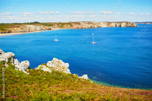 Fototapeta Naklejka Na Ścianę i Meble -  Scenic view of Crozon peninsula, one of the most popular tourist destinations in Brittany, France