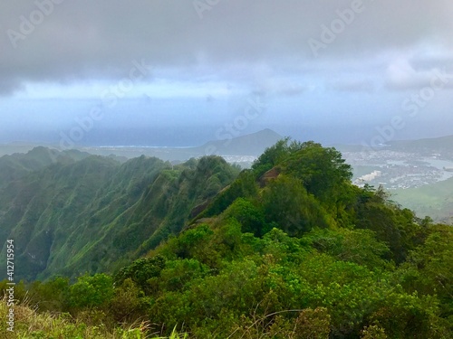 Oahu Hawaii lush Mountains and cliff landscape © Esta