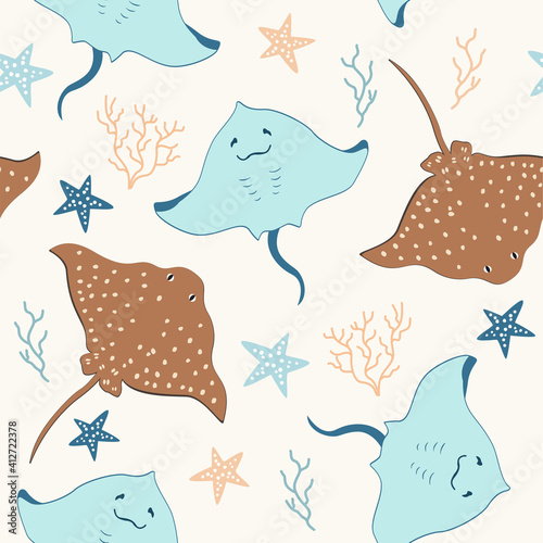 Seamless pattern with cute cartoon stingrays and starfish