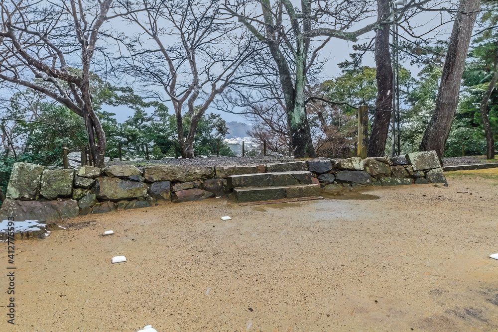 冬の松江城の鉄砲櫓跡の風景
