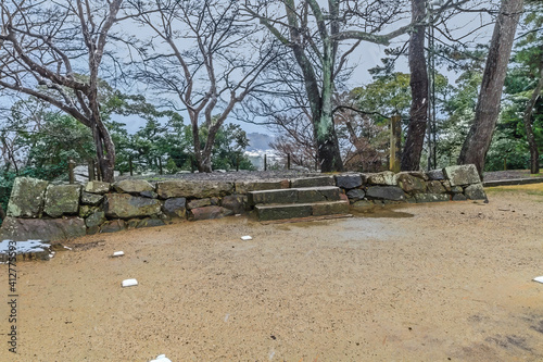Obraz na płótnie 冬の松江城の鉄砲櫓跡の風景 w salonie