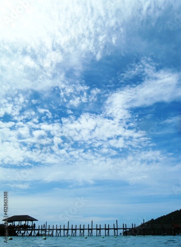 空と海と桟橋1 マレーシア（コタキナバル）