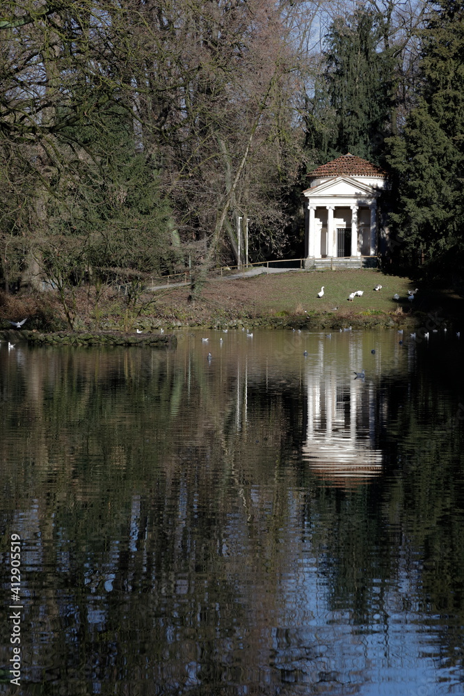 Fototapeta premium Riflesso sul laghetto - Villa Reale - Monza