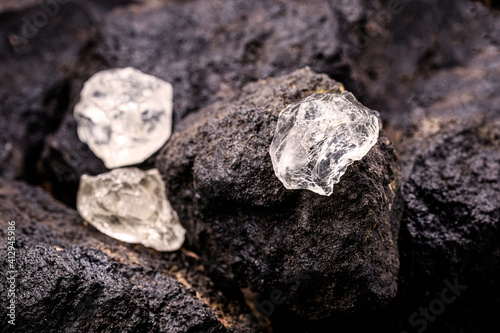 Petalite, petalite or castorite is an important mineral for obtaining lithium, battery industry, lithium source