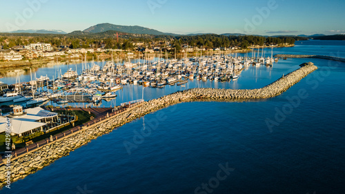 Panoramic shot of the Sidney Marina port in Vancouver, Canada © David Hutchison/Wirestock