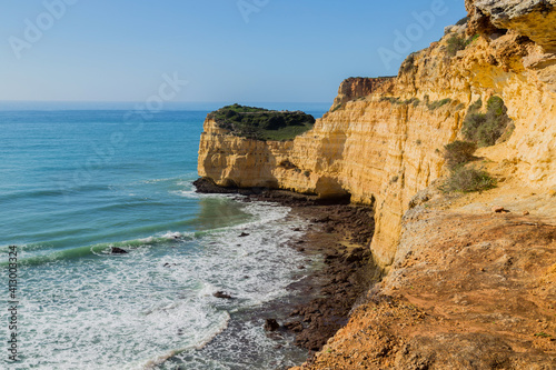 Cliffs in the Coast of Algarve © Rui Vale de Sousa