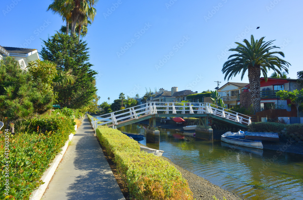 Fototapeta premium Los Angeles, beautiful venice canals view