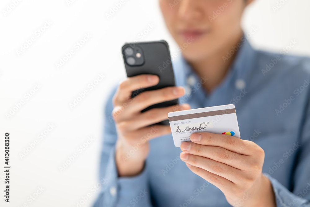 クレジットカード・スマートフォン・男性 クレジットカード・スマートフォン・男性