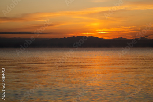 風景素材 琵琶湖の夜明け 冬