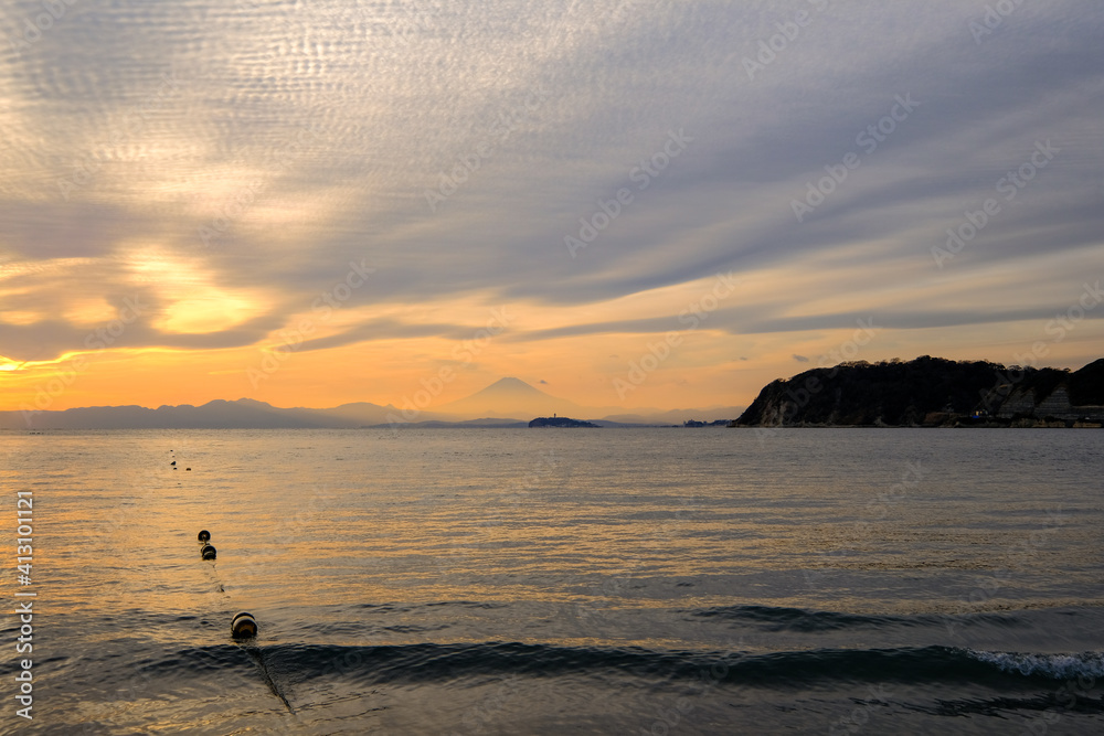Obraz premium 神奈川県逗子海岸の夕焼け