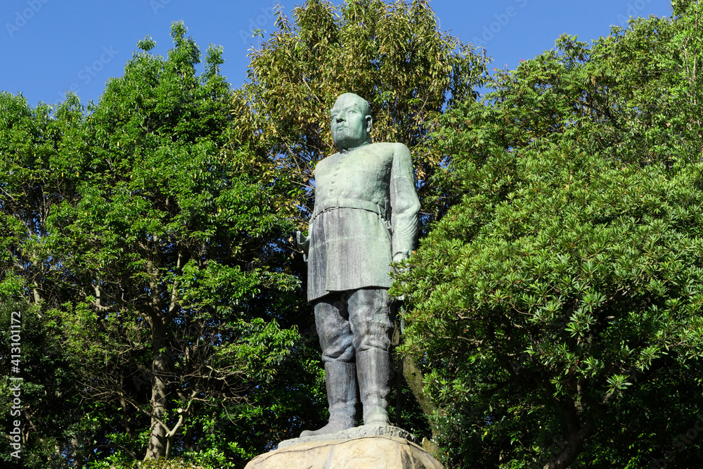 Fototapeta premium 明治維新の三傑西郷隆盛銅像 鹿児島県鹿児島市