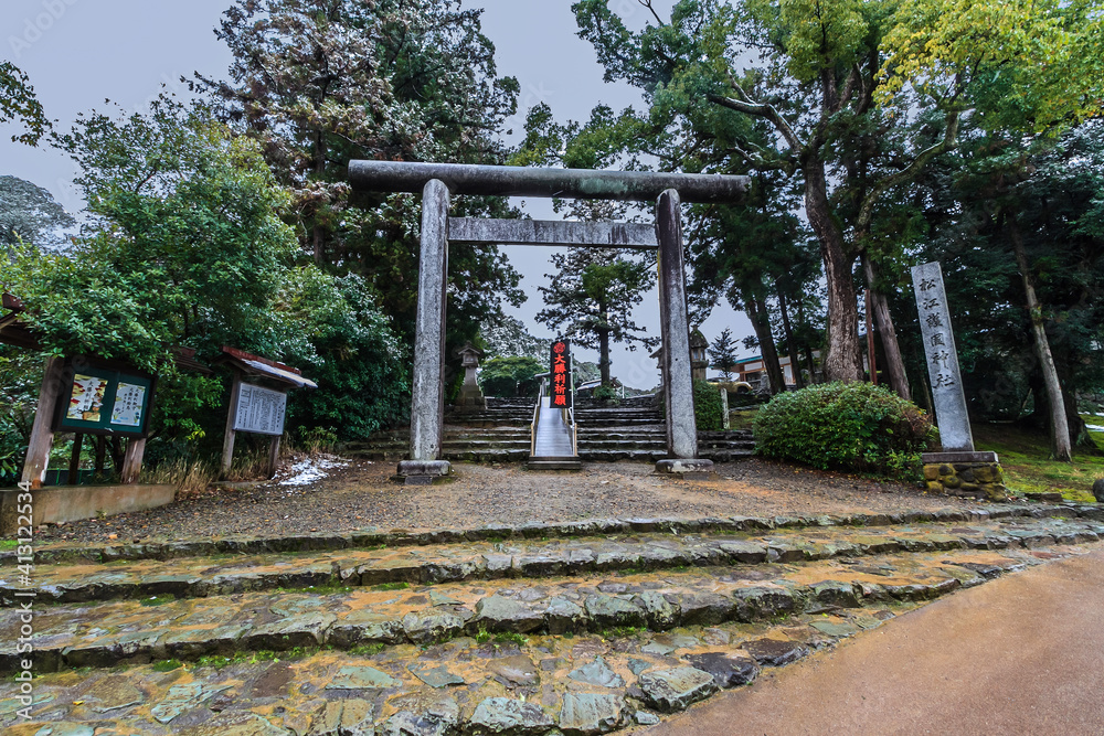 冬の松江城の北の丸の風景