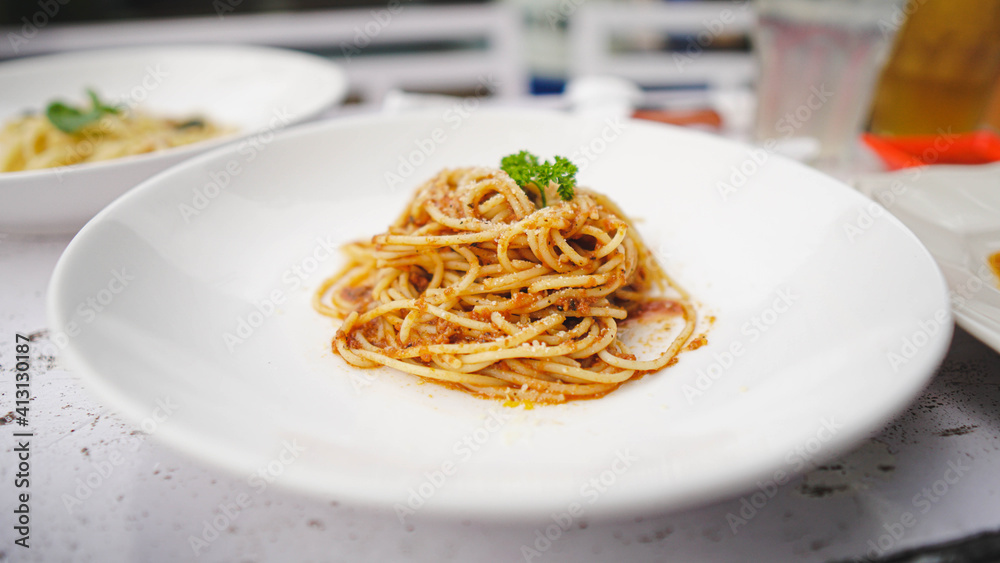 spaghetti with sauce spaghetti with sauce