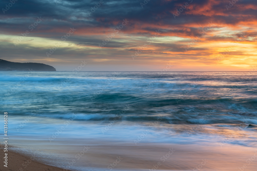 Fototapeta premium High cloud beautiful sunrise seascape