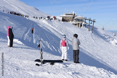 Fototapeta Naklejka Na Ścianę i Meble -  Kasprowy Wierch mountain, winter in the Tatras, tourists and skiers