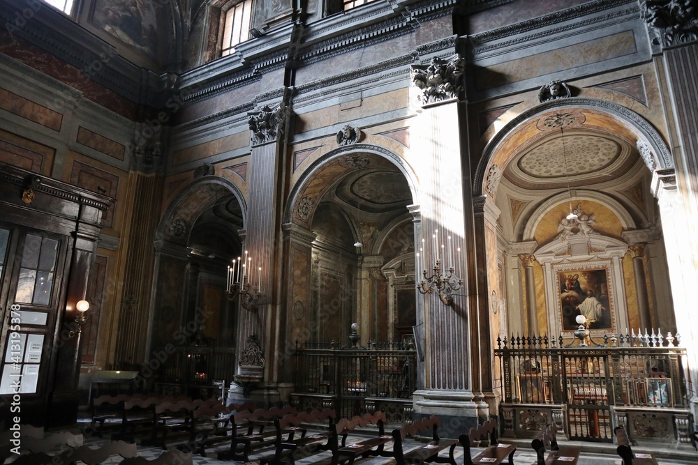 Fototapeta premium Napoli - Cappelle laterali della Chiesa di San Ferdinando