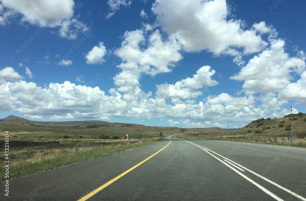 Naklejka premium Road Trip in the middle of nowhere