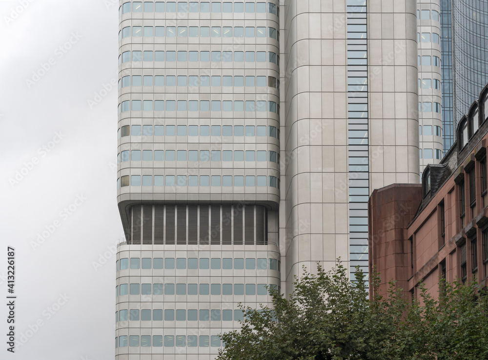 Obraz premium Frankfurt am Main, Innenstadt, an einem regnerischen Tag