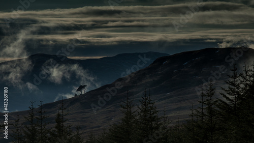 zachod slonca chmury gory krajobraz w kontrze © Jaroslaw