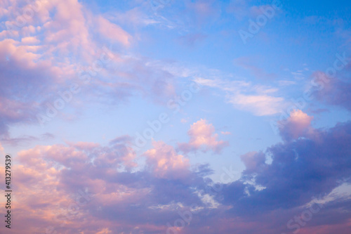 Fototapeta Naklejka Na Ścianę i Meble -  Colorful sky with pink clouds at sunset
