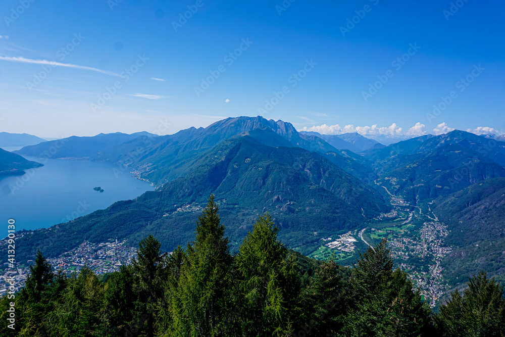 Fototapeta premium Lake Maggiore and Centovalli from Cardada
