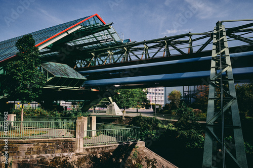 Wallpaper Mural  wuppertal schwebebahn langzeitbelichtung Torontodigital.ca