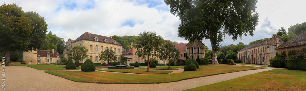 Bourgogne-Franche-Comté - Cote d'Or - Marmagne - Abbaye de Fontenay - Panorama